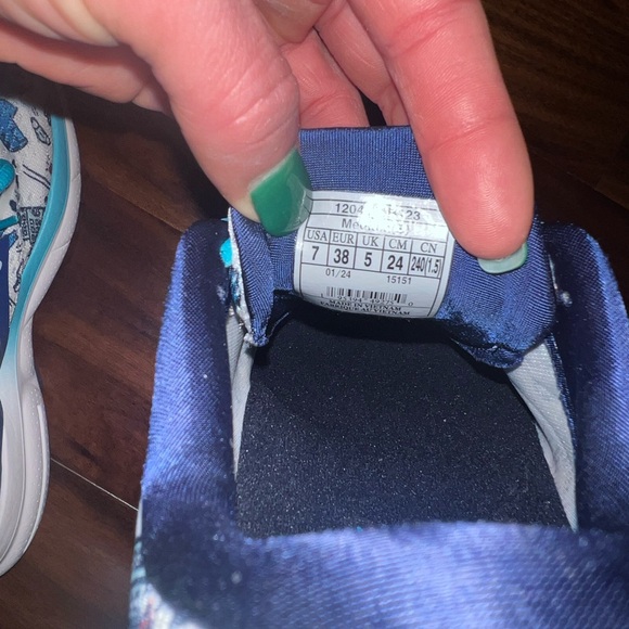 Brooks Trace 3 Nurse Shoe Special Edition - Picture 4 of 4